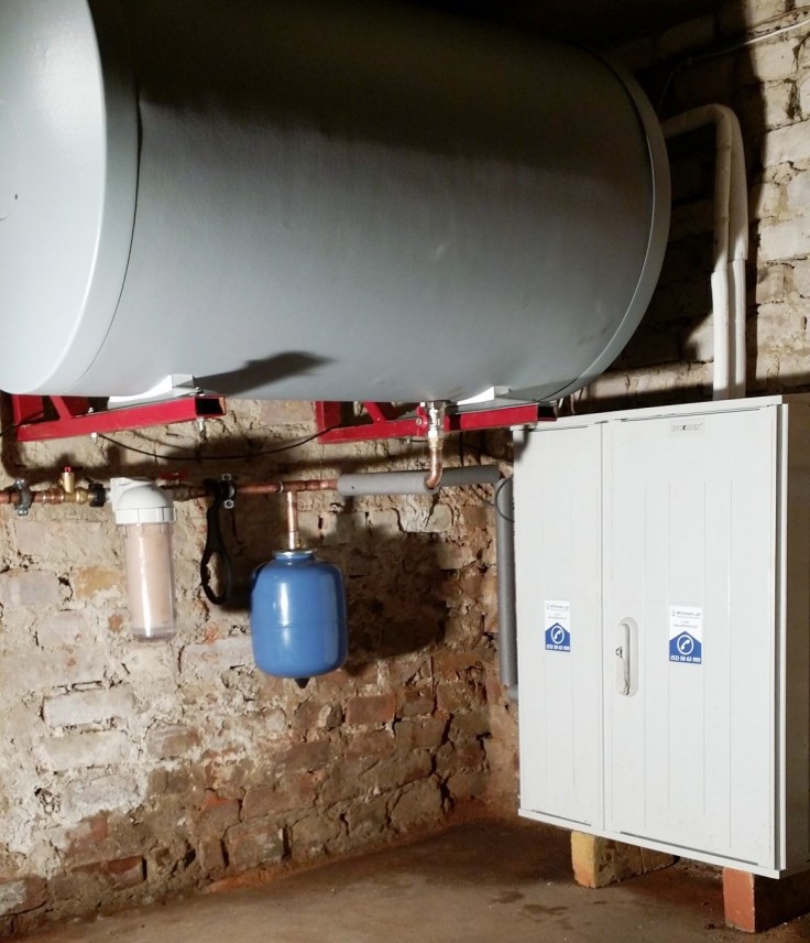 Instalacja w piwnicy budynku z lat 60 o powierzchni użytkowej około 120m2.