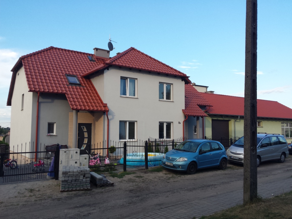 Dwa niezależne budynki mieszkalne